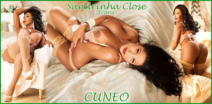 Sandrinha Close Sandrinha Close
